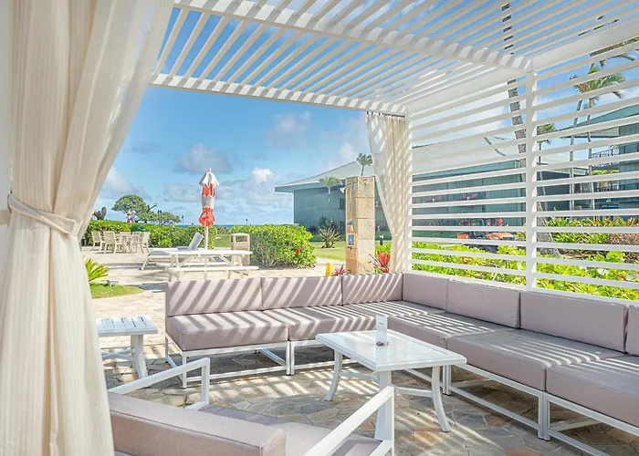 Exclusive Kauai Beachfront Resort With Dining, Bar, Spa, Pool & Waterslide